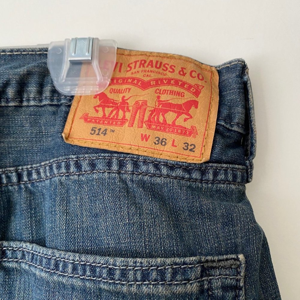 Levis